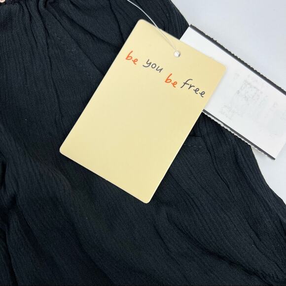 Be Bop Juniors' Black Smocked Elastic Waist Shorts - Size XS - NWT - Picture 3 of 4